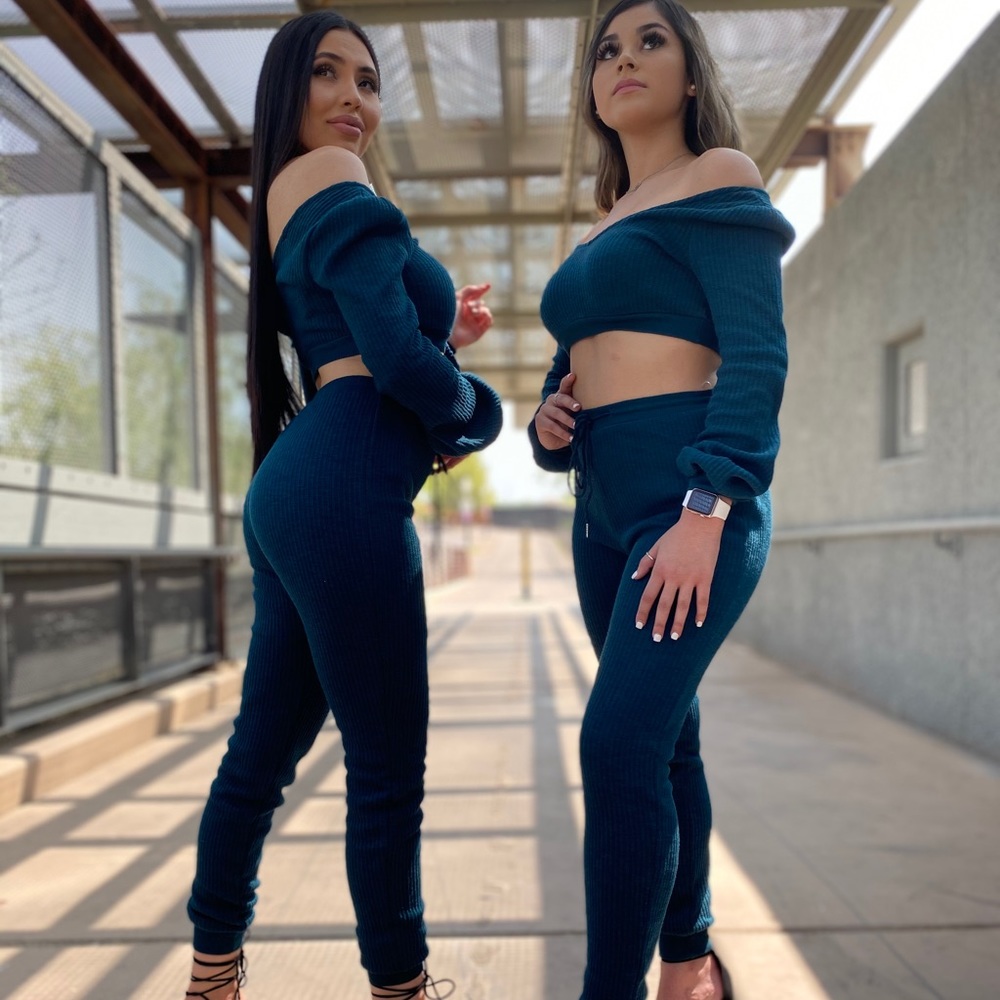 Sweater 2 piece suit